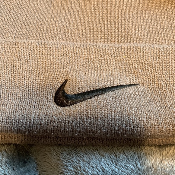 NIKE dri-fit Beanie Hat Cap - Picture 2 of 5